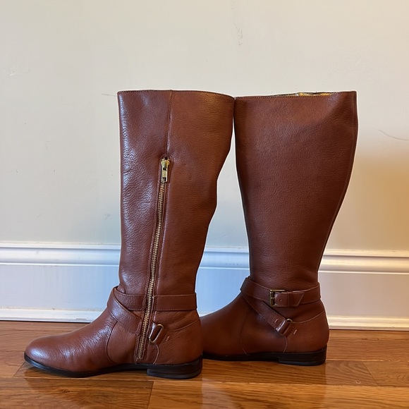 Cynthia Vincent cognac brown boots with gold hardware - Picture 3 of 10